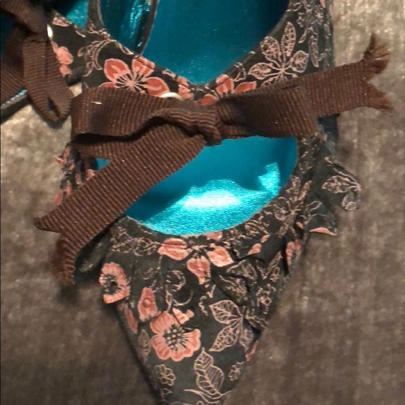 Dress shoe - Picture 2 of 3